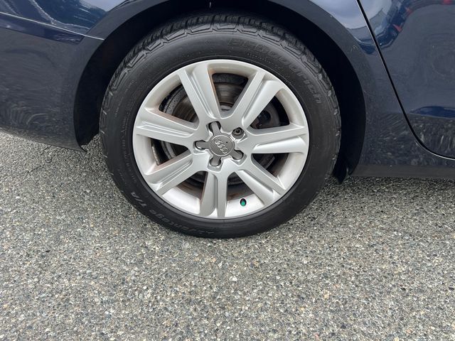 2010 Audi A4 4dr Sedan Automatic quattro 2.0T Premium - 23052539 - 17