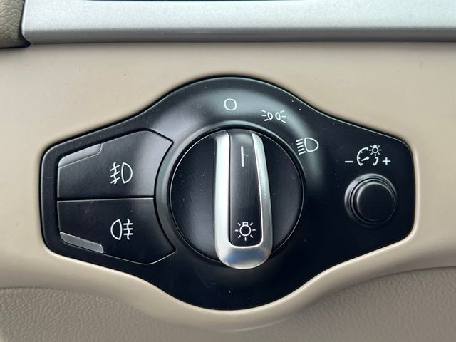 2010 Audi A4 4dr Sedan Automatic quattro 2.0T Premium - 23052539 - 21
