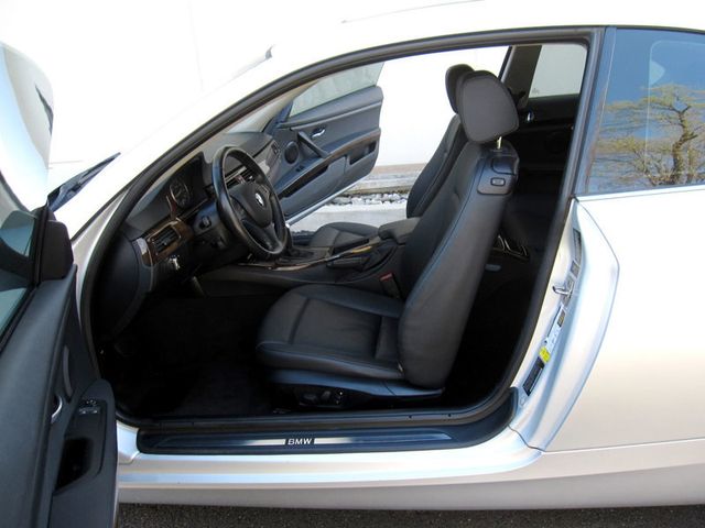 2010 BMW 3 Series 328i xDrive - 23012059 - 16