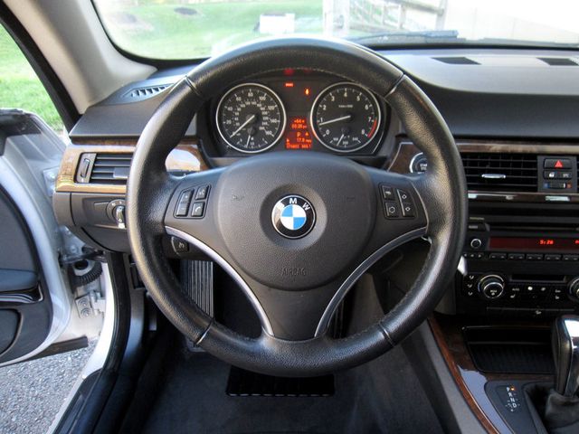 2010 BMW 3 Series 328i xDrive - 23012059 - 18