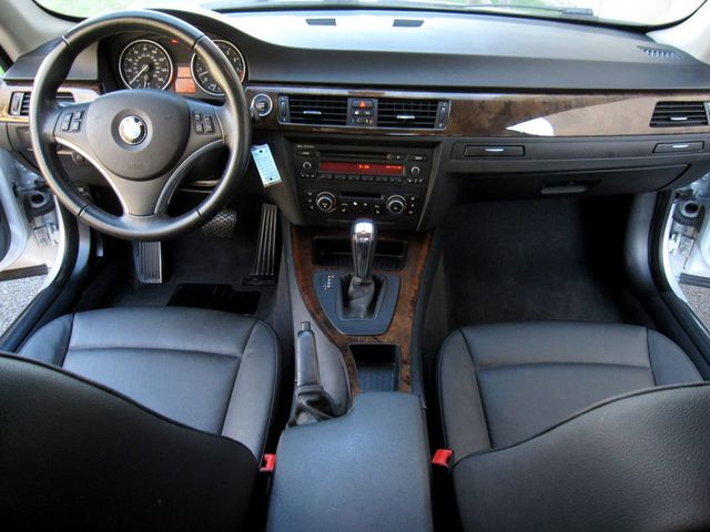 2010 BMW 3 Series 328i xDrive - 23012059 - 19