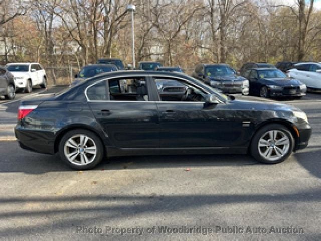 2010 BMW 5 Series 528i xDrive - 22953034 - 3