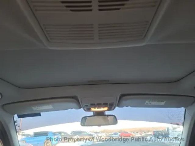 2010 BMW 5 Series 528i xDrive - 22988644 - 9