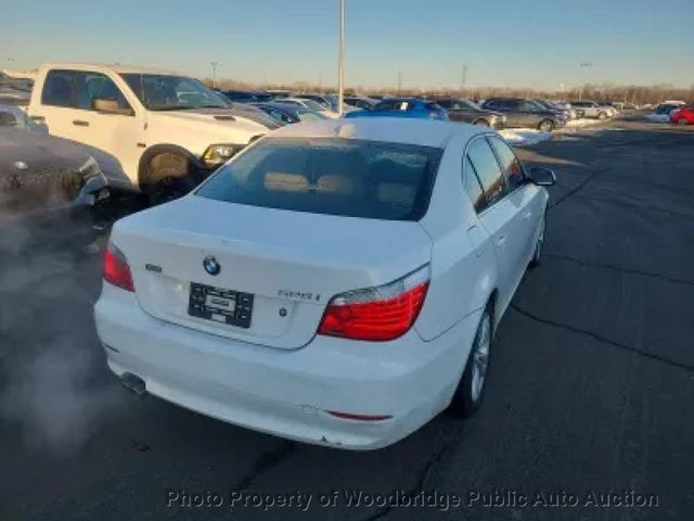 2010 BMW 5 Series 528i xDrive - 22988644 - 3