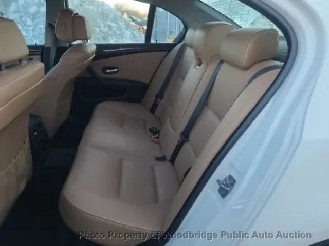 2010 BMW 5 Series 528i xDrive - 22988644 - 8