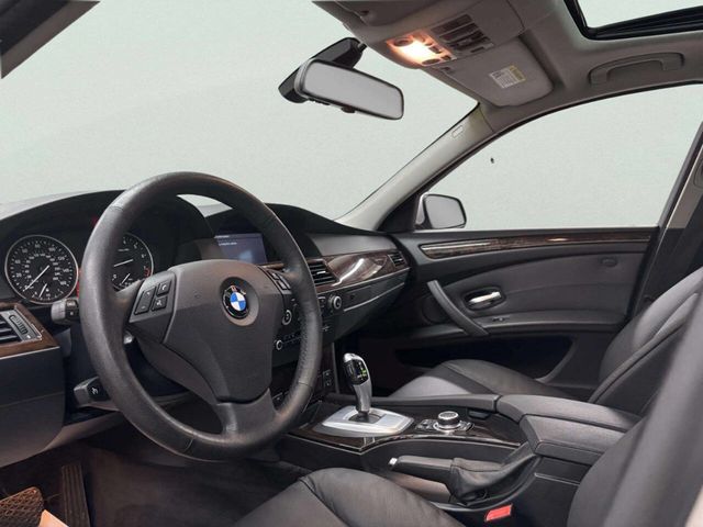 2010 BMW 5 Series 528i xDrive - 22996137 - 10