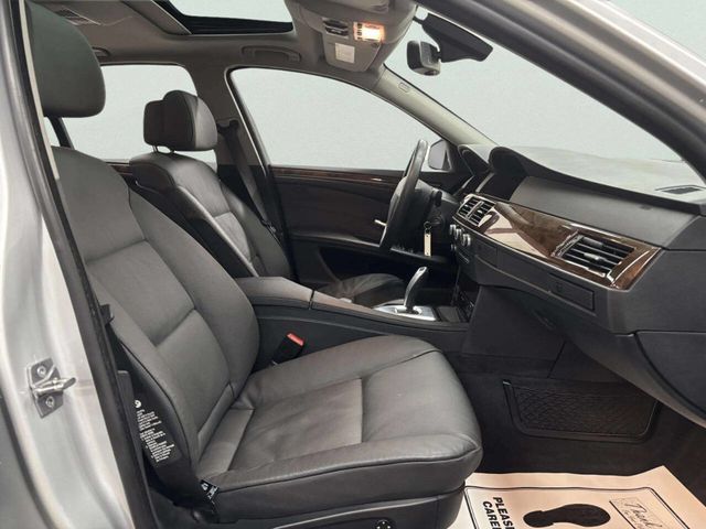 2010 BMW 5 Series 528i xDrive - 22996137 - 21