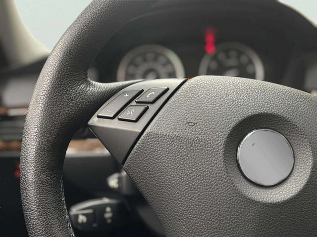 2010 BMW 5 Series 528i xDrive - 22996137 - 32