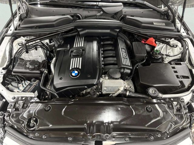 2010 BMW 5 Series 528i xDrive - 22996137 - 8