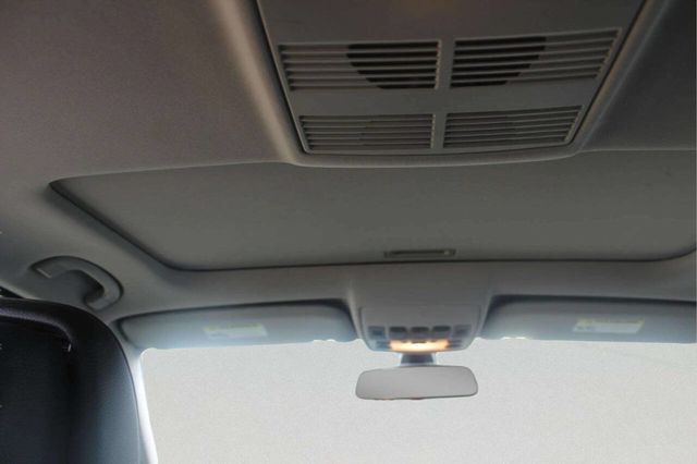 2010 BMW 5 Series 535i xDrive - 23006781 - 7