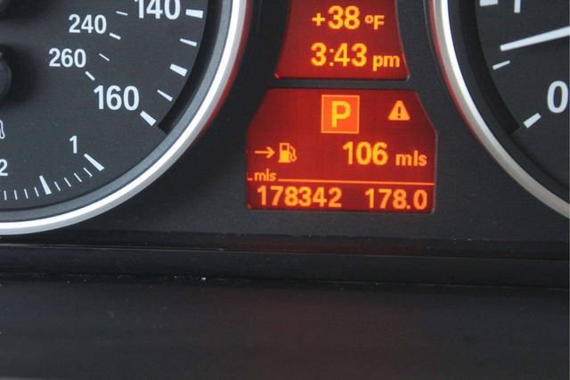 2010 BMW 5 Series 535i xDrive - 23006781 - 8