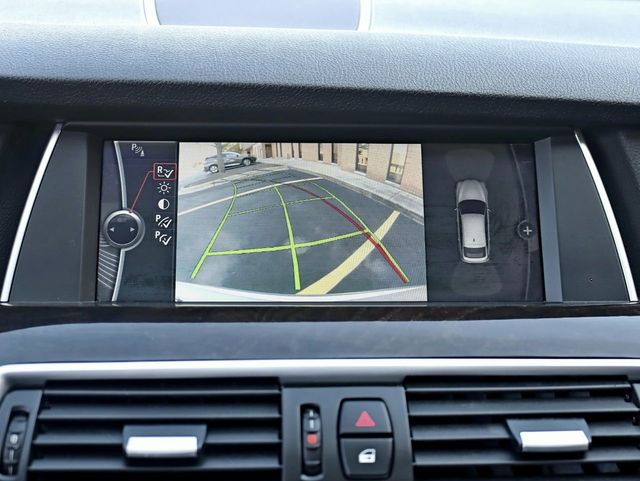 2010 BMW 5 Series Gran Turismo 550i xDrive Gran Turismo - 22188515 - 16