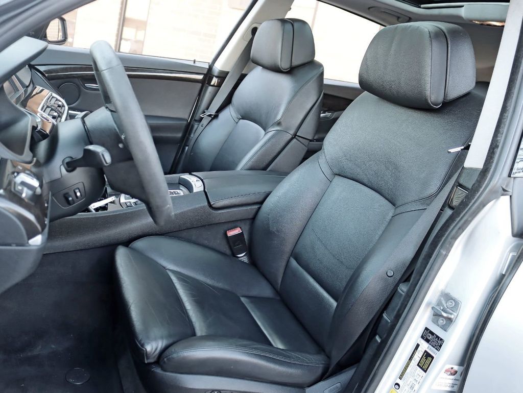 2010 BMW 5 Series Gran Turismo 550i xDrive Gran Turismo - 22188515 - 23