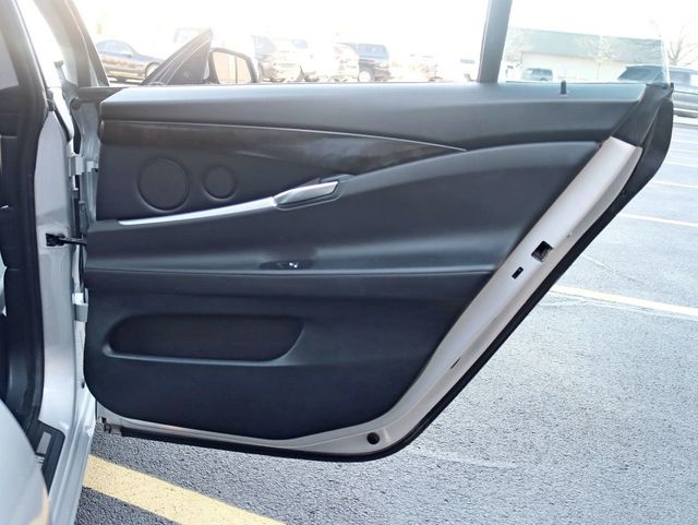 2010 BMW 5 Series Gran Turismo 550i xDrive Gran Turismo - 22188515 - 31