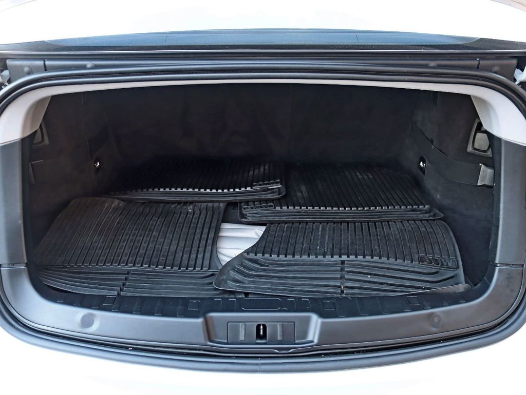 2010 BMW 5 Series Gran Turismo 550i xDrive Gran Turismo - 22188515 - 32