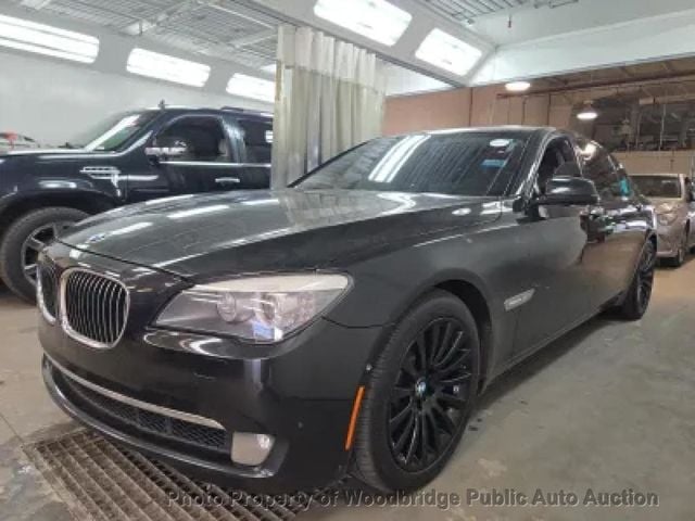 2010 BMW 7 Series 750Li xDrive - 22989704 - 0