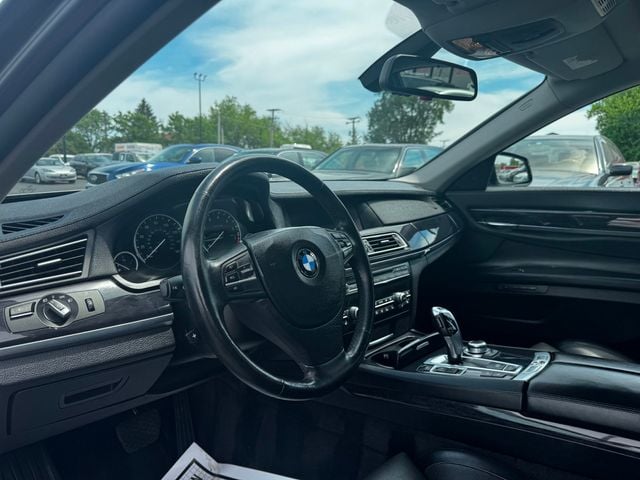 2010 BMW 7 Series 750Li xDrive - 23031359 - 9