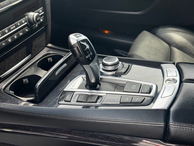 2010 BMW 7 Series 750Li xDrive - 23031359 - 12