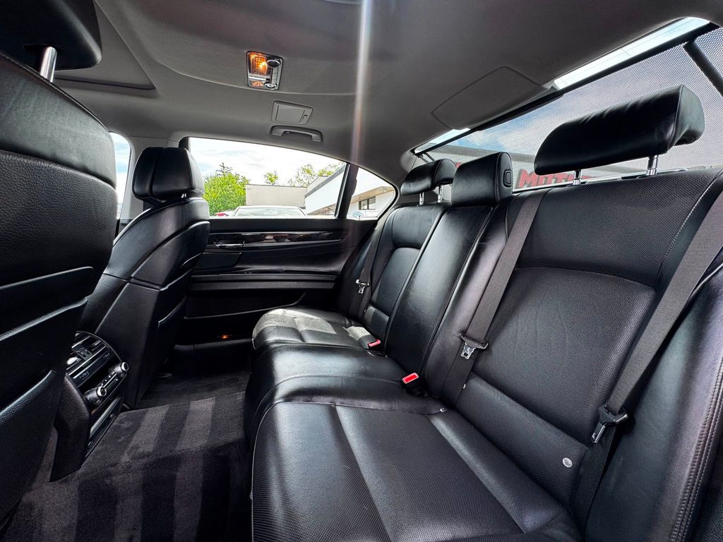 2010 BMW 7 Series 750Li xDrive - 23031359 - 16