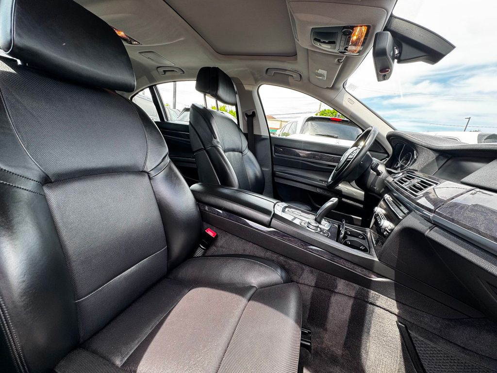2010 BMW 7 Series 750Li xDrive - 23031359 - 20