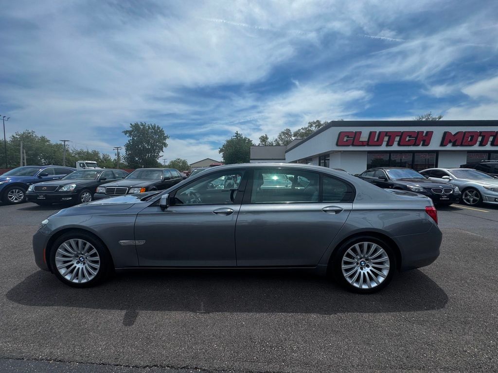 2010 BMW 7 Series 750Li xDrive - 23031359 - 8