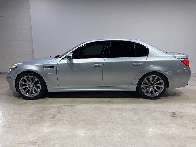 2010 BMW M5 Base Trim - 23010532 - 3