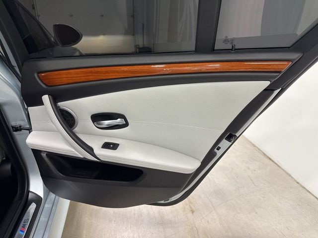 2010 BMW M5 Base Trim - 23010532 - 59