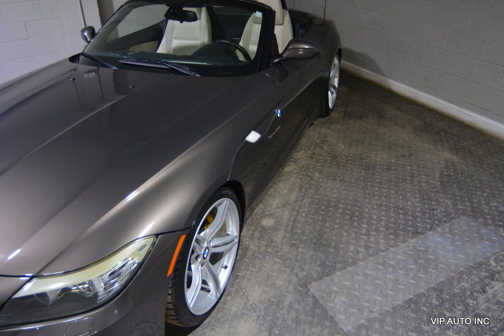 2010 BMW Z4 Roadster sDrive35i - 22884346 - 11