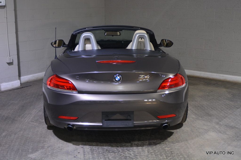 2010 BMW Z4 Roadster sDrive35i - 22884346 - 34