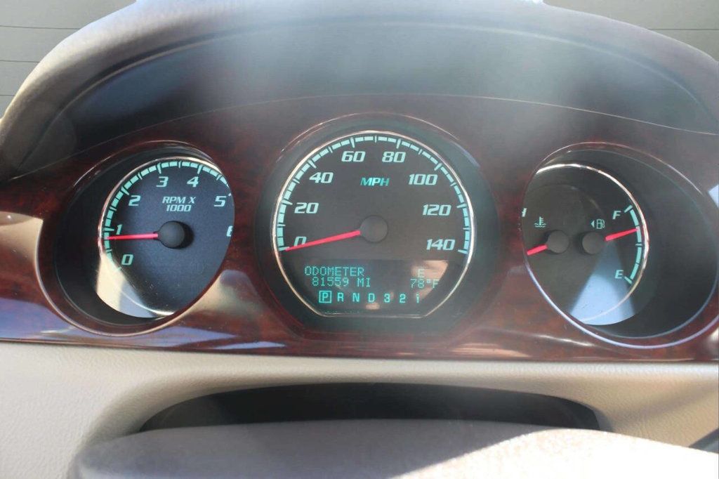 2010 Buick Lucerne 4dr Sedan CXL - 22927045 - 18