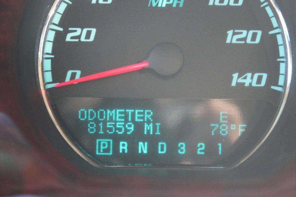 2010 Buick Lucerne 4dr Sedan CXL - 22927045 - 19