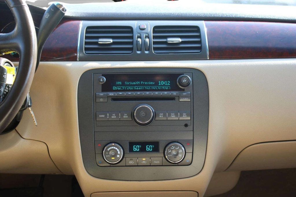2010 Buick Lucerne 4dr Sedan CXL - 22927045 - 26