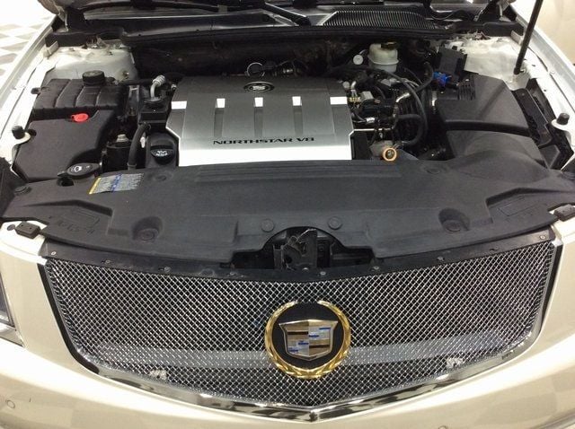 2010 Cadillac DTS Luxury photo 27