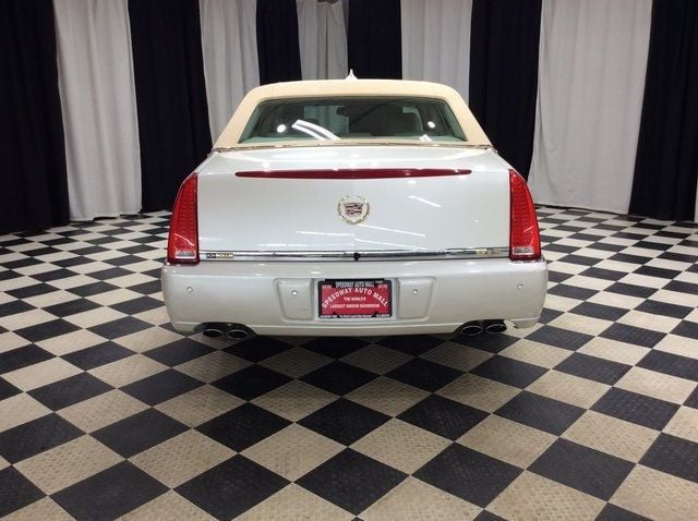 2010 Cadillac DTS Luxury photo 5