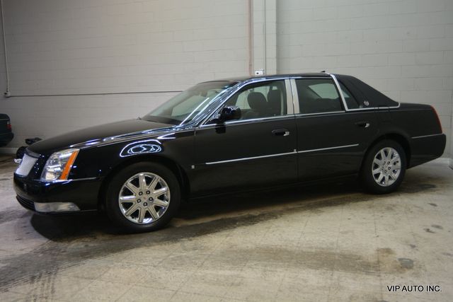 2010 Cadillac DTS 4dr Sedan w/1SD - 22973882 - 29