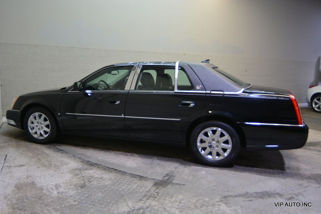 2010 Cadillac DTS 4dr Sedan w/1SD - 22973882 - 30