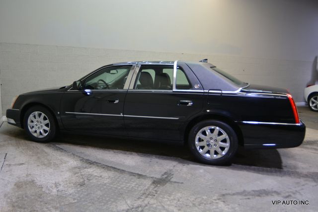 2010 Cadillac DTS 4dr Sedan w/1SD - 22973882 - 30