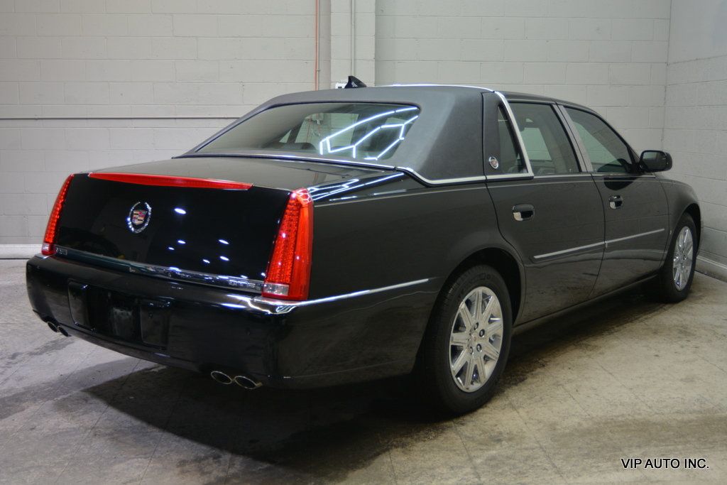2010 Cadillac DTS 4dr Sedan w/1SD - 22973882 - 3