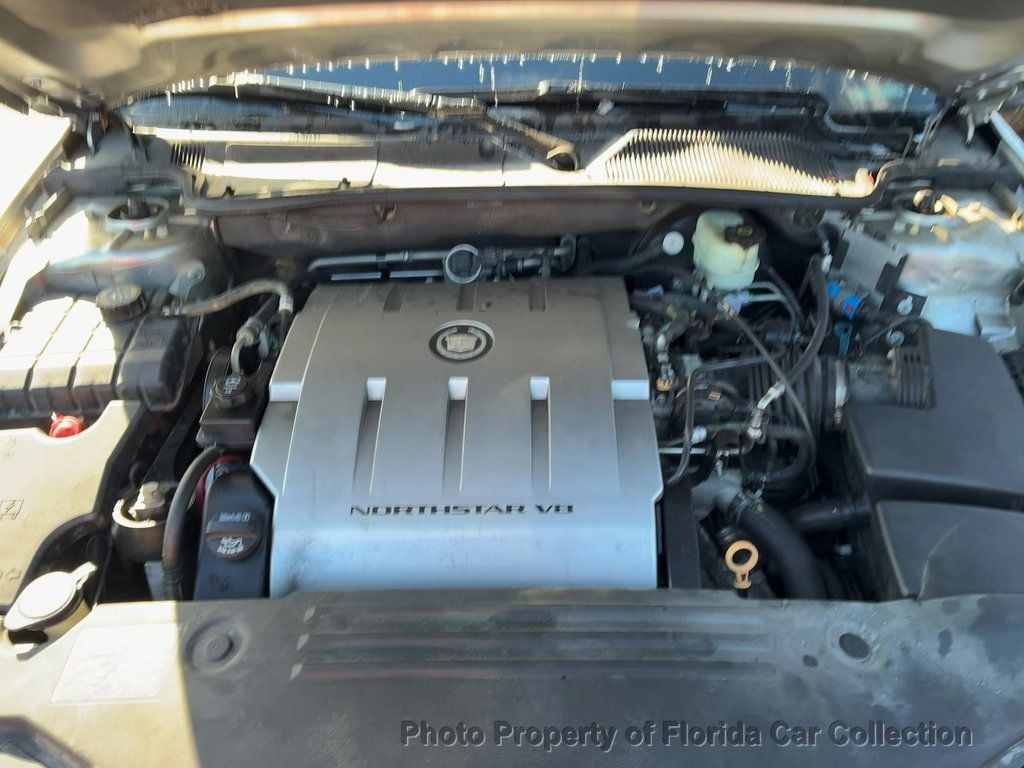 2010 Cadillac DTS Premium photo 11