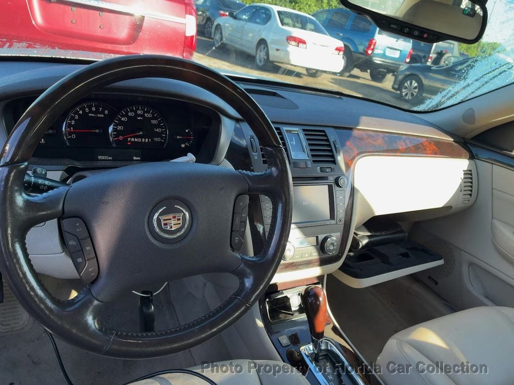 2010 Cadillac DTS Premium photo 5