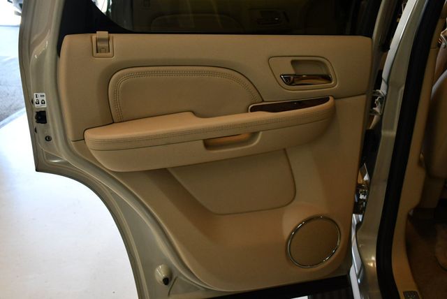 2010 Cadillac Escalade 2WD 4dr Premium - 22480133 - 24