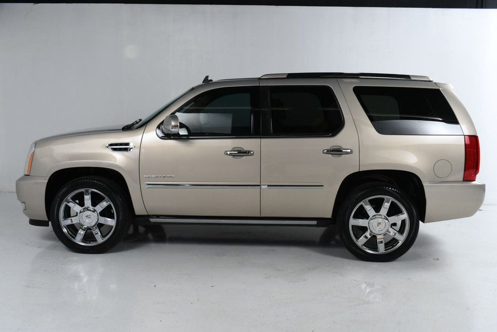 2010 Cadillac Escalade 2WD 4dr Premium - 22480133 - 3