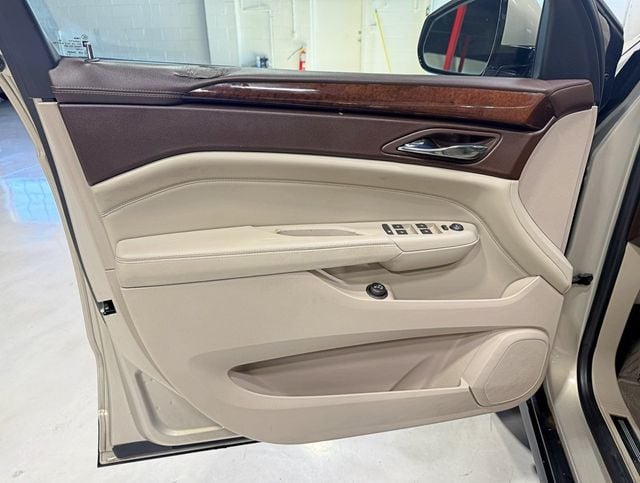 2010 Cadillac SRX AWD 4dr Luxury Collection - 22952867 - 31