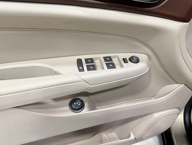 2010 Cadillac SRX AWD 4dr Luxury Collection - 22952867 - 32