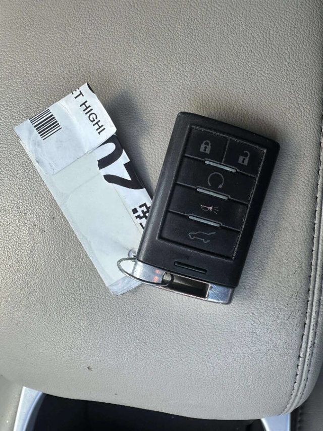 2010 Cadillac SRX AWD 4dr Luxury Collection - 22936472 - 40