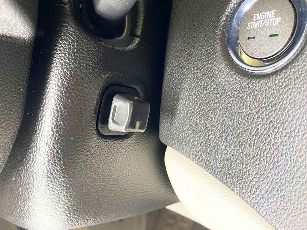 2010 Cadillac SRX FWD 4dr Luxury Collection - 22941664 - 33