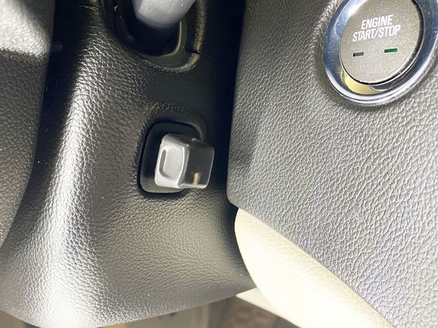 2010 Cadillac SRX FWD 4dr Luxury Collection - 22941664 - 33