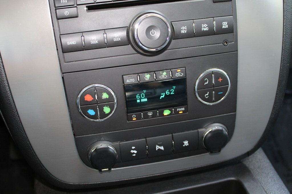 2010 Chevrolet Avalanche LT photo 13