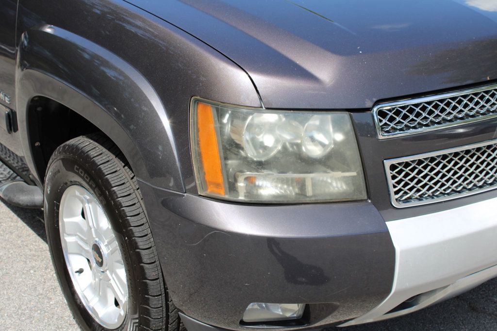 2010 Chevrolet Avalanche LT photo 18