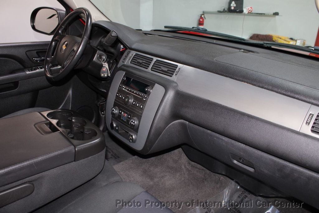 2010 Chevrolet Avalanche 4WD Crew Cab LS - 22593607 - 25